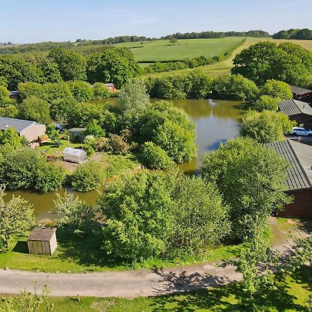 Braeburn Lodge Winkleigh ภายนอก รูปภาพ