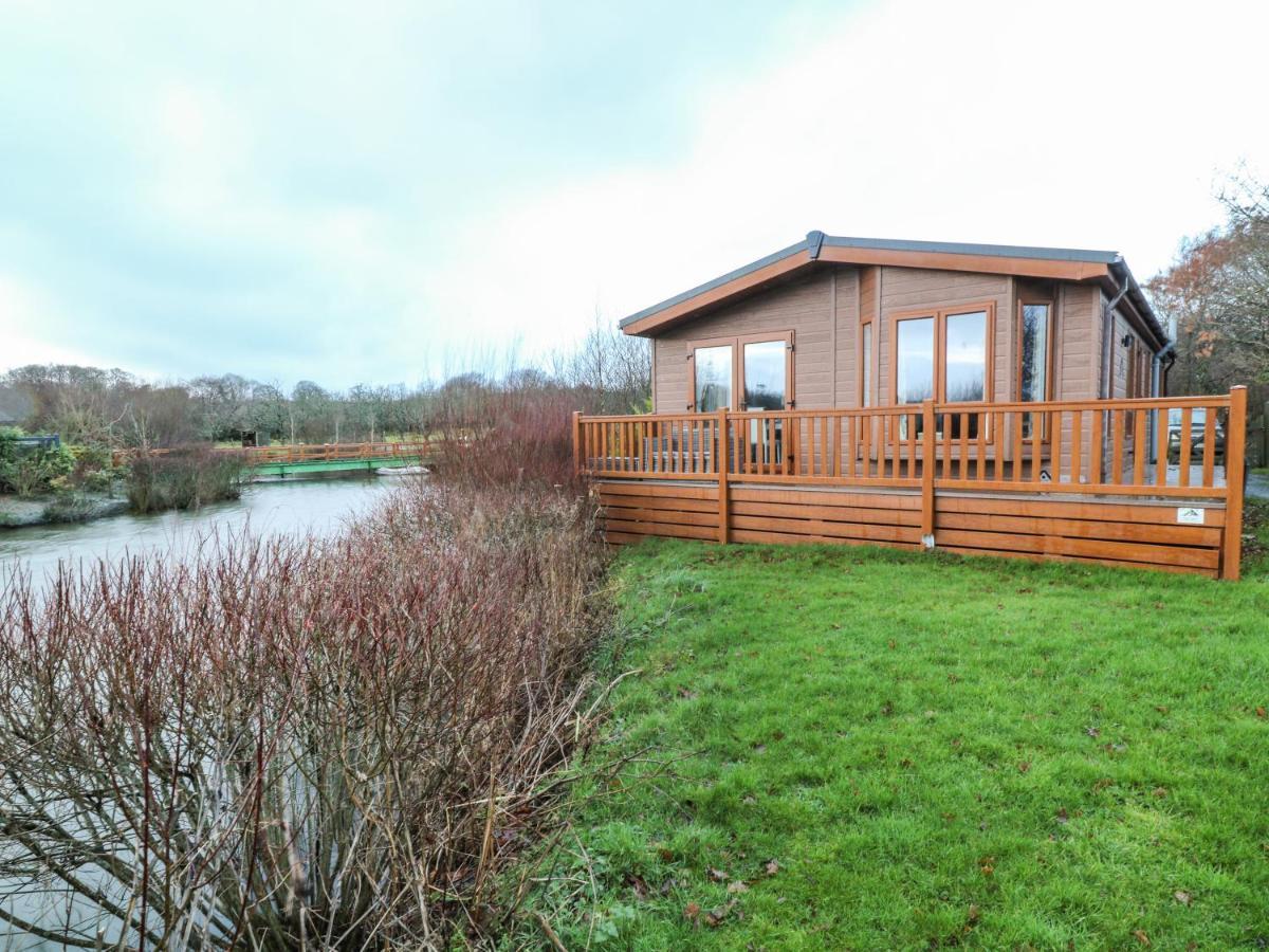 Braeburn Lodge Winkleigh ภายนอก รูปภาพ