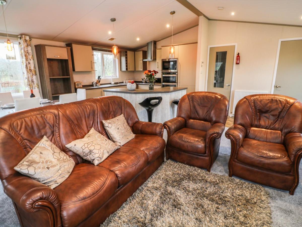 Braeburn Lodge Winkleigh ภายนอก รูปภาพ