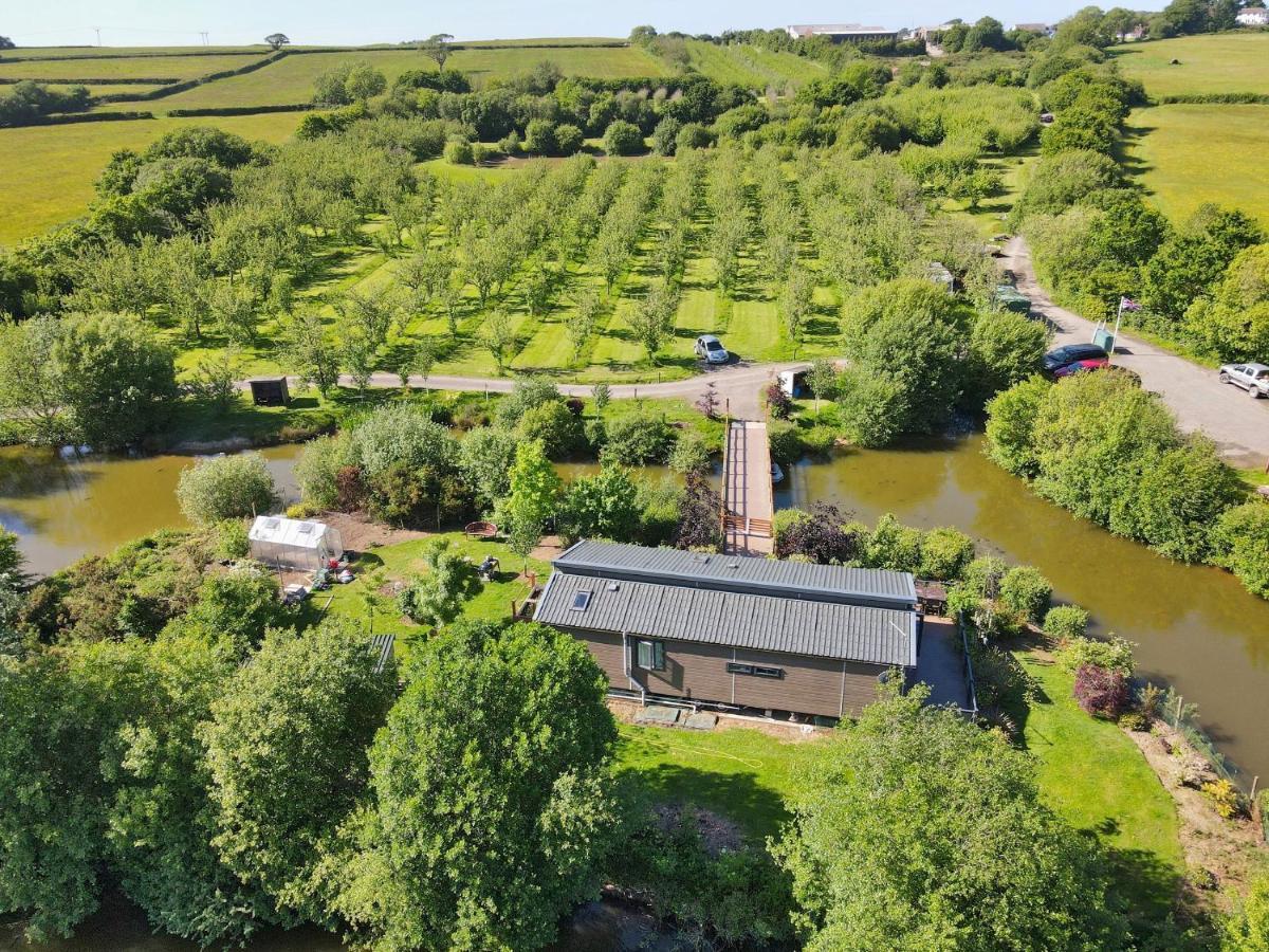 Braeburn Lodge Winkleigh ภายนอก รูปภาพ
