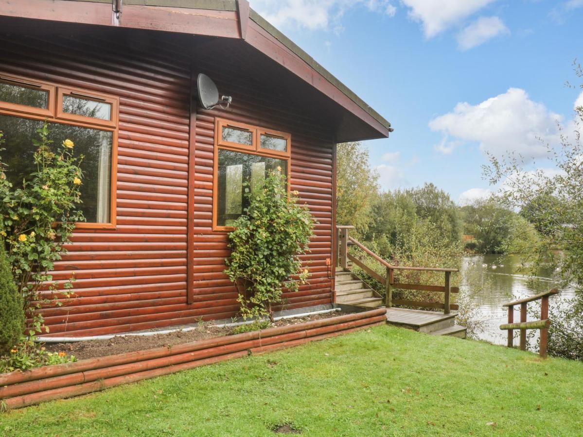 Braeburn Lodge Winkleigh ภายนอก รูปภาพ
